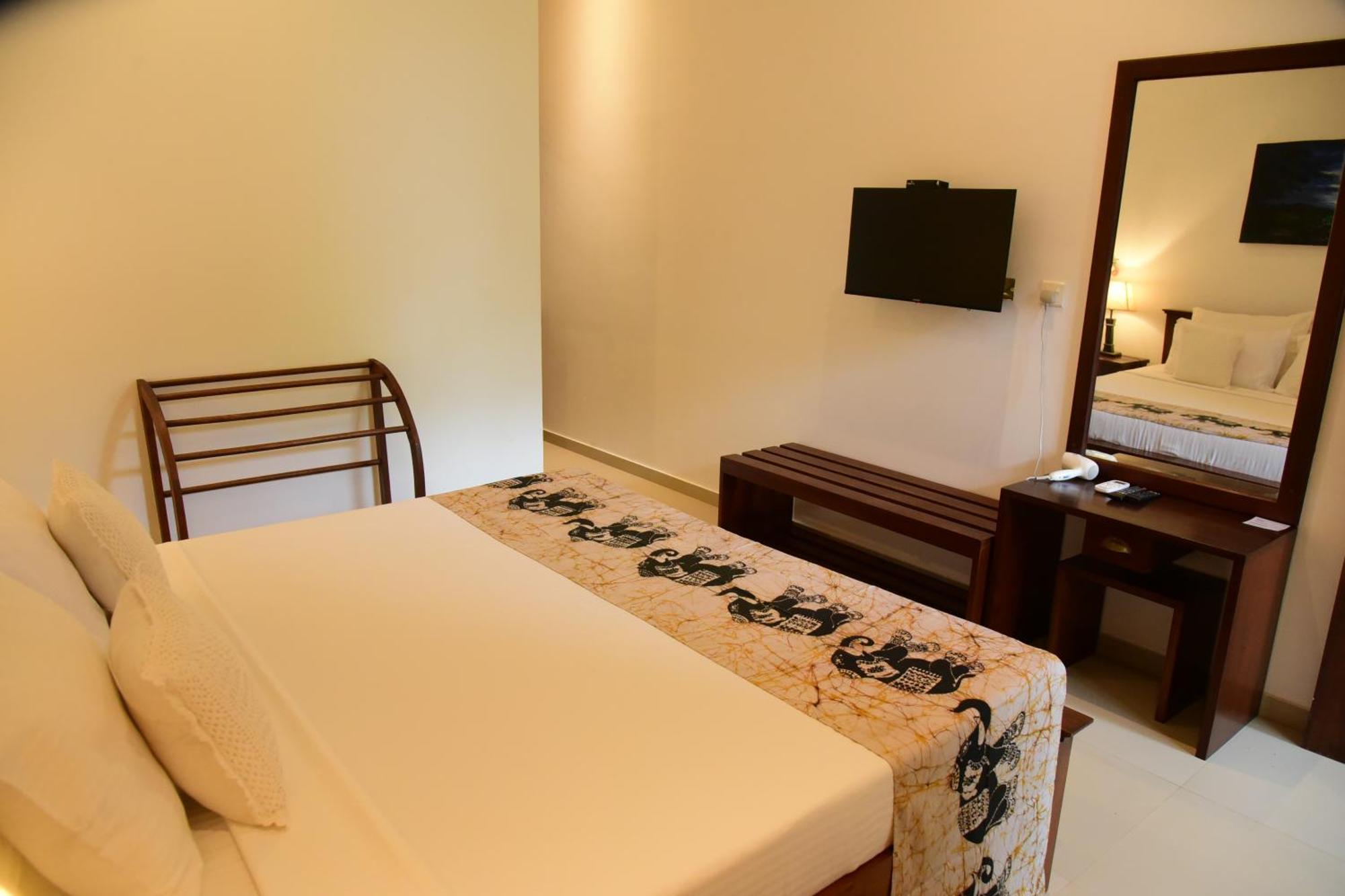 Tranquil Hotel Hikkaduwa Kültér fotó